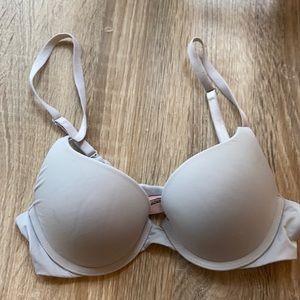 Victoria’s Secret perfect shape bra 32a